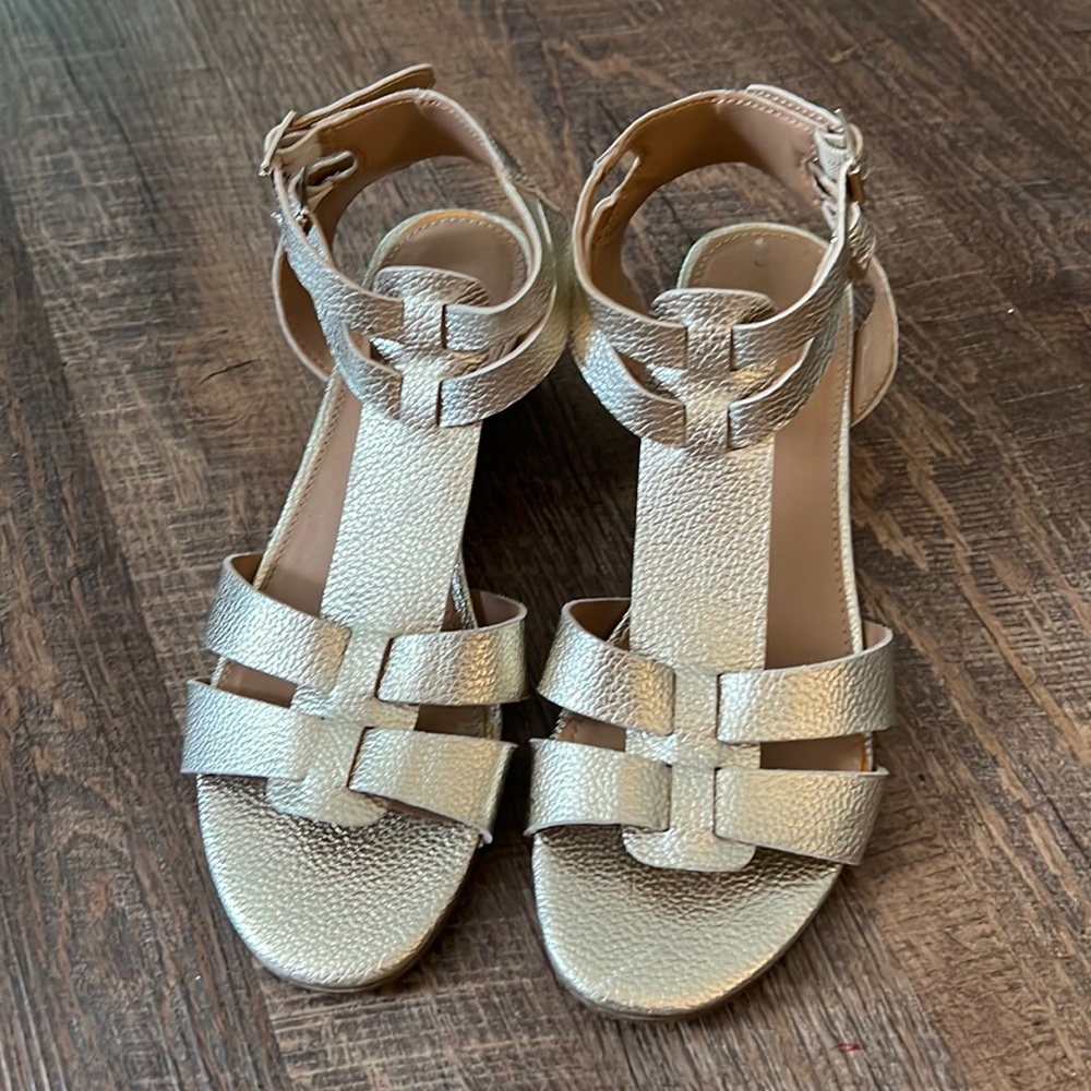 Franco Sarto Utopia Gold Buckle Sandals size 6